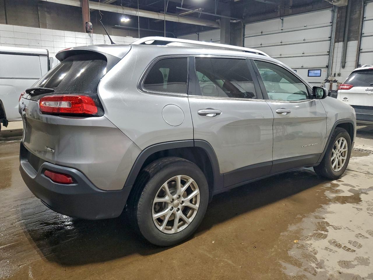 2015 Jeep Cherokee, Latitude