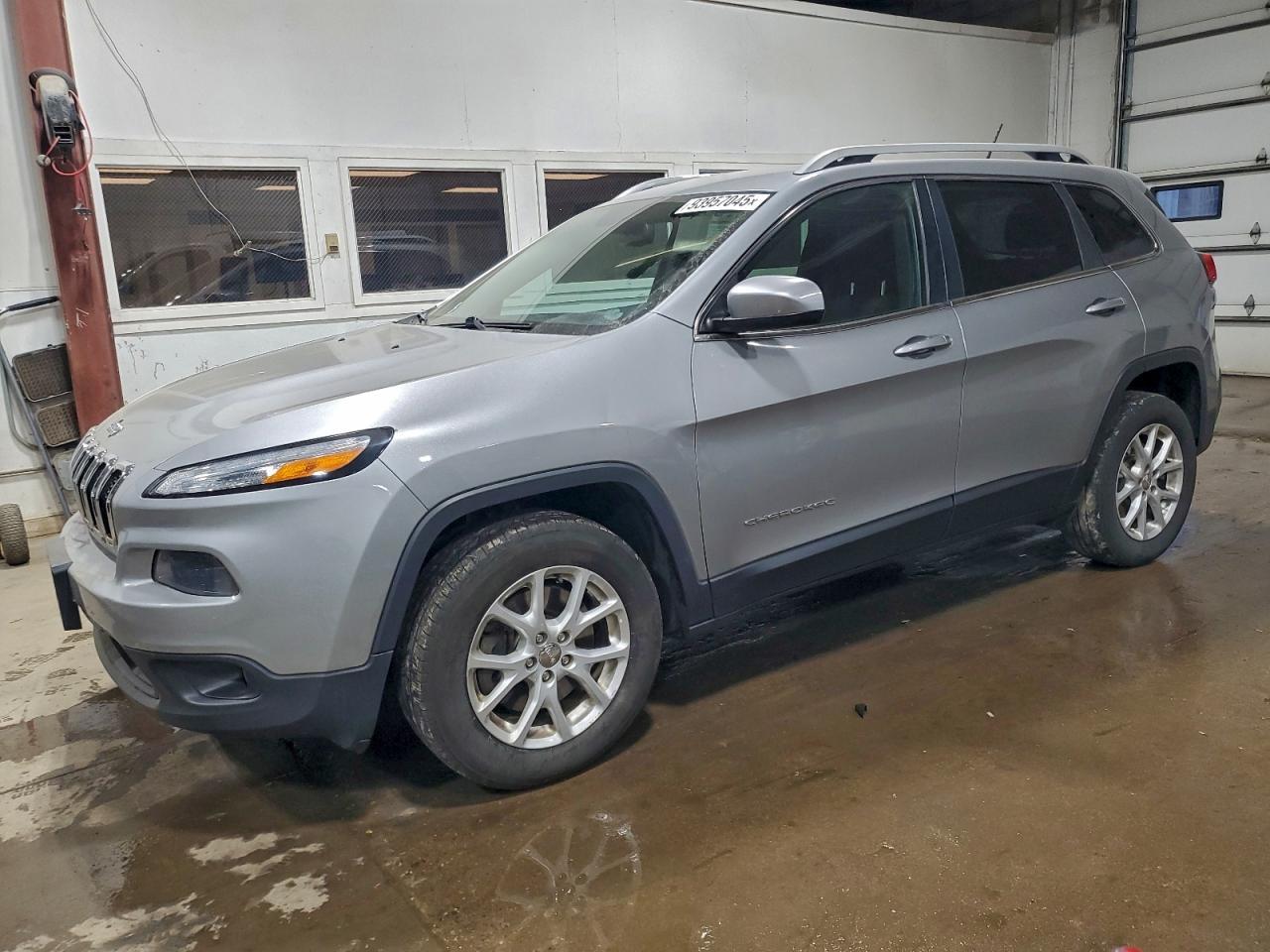 2015 Jeep Cherokee, Latitude