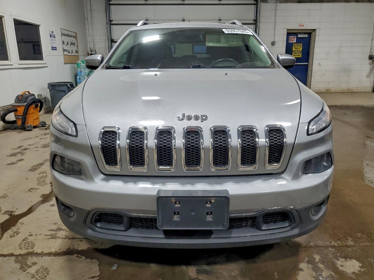 2015 Jeep Cherokee, Latitude