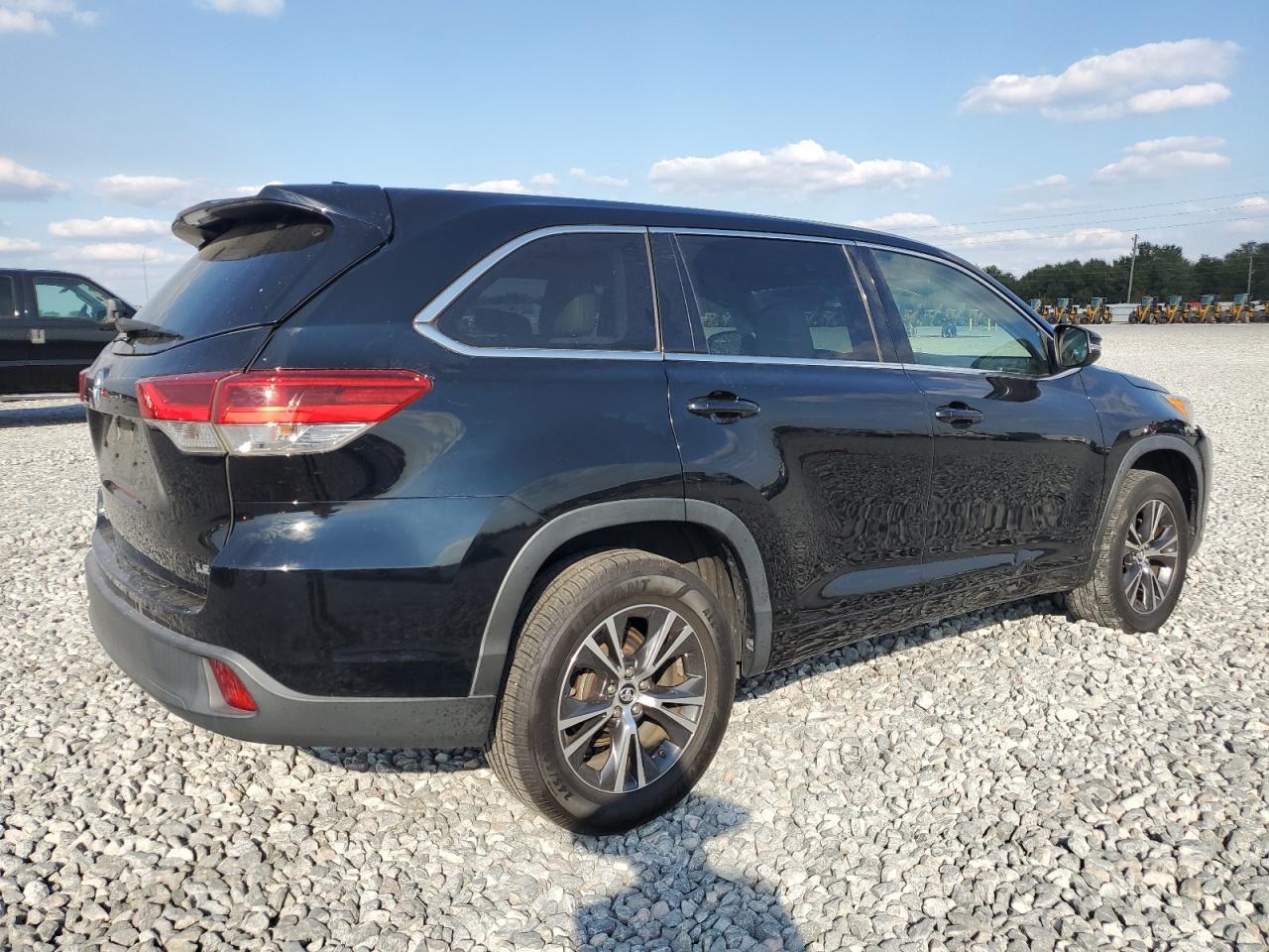 2018 Toyota Highlander, LE