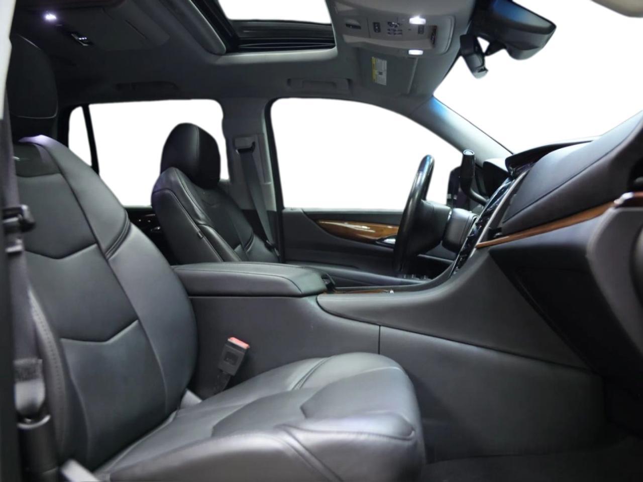 2017 Cadillac Escalade, Luxury