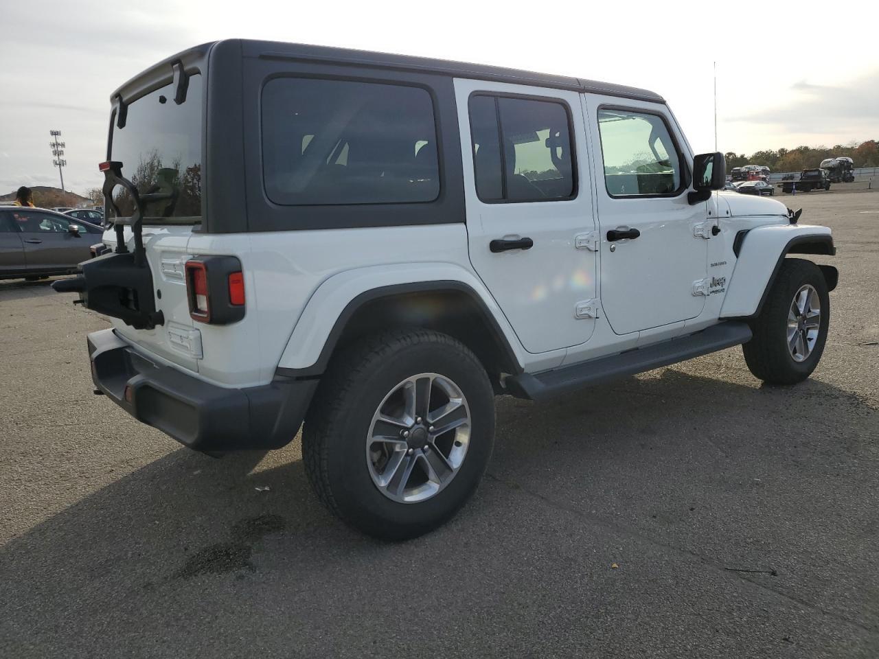 2021 Jeep Wrangler, Sahara