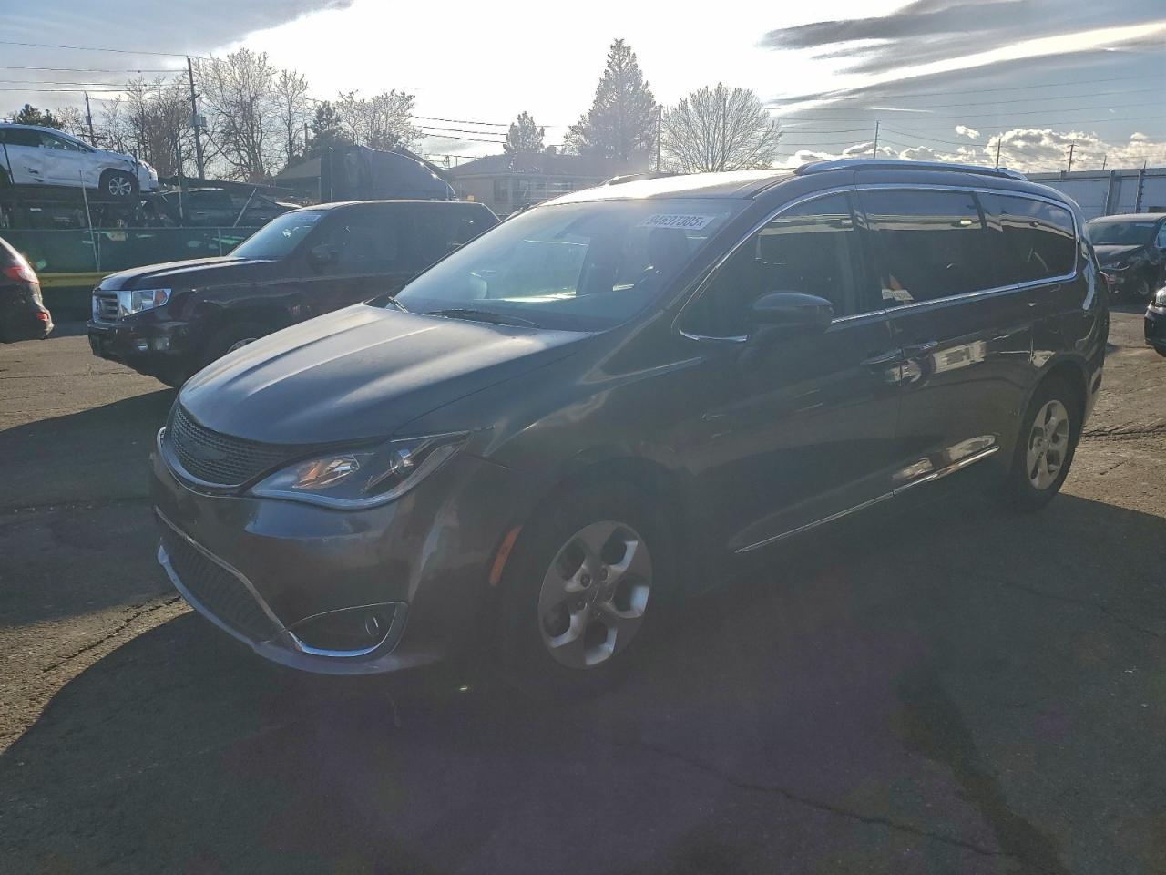 2017 Chrysler Pacifica, Touri...