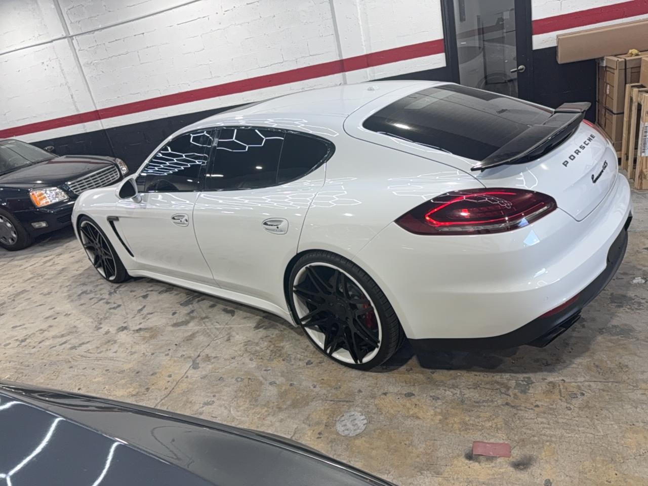 2015 Porsche Panamera, Gts