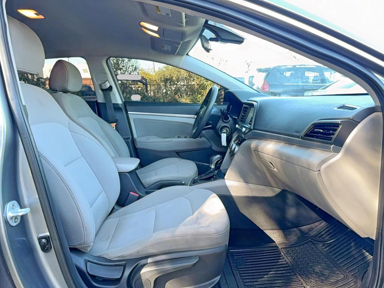 2019 Hyundai Elantra, Sel