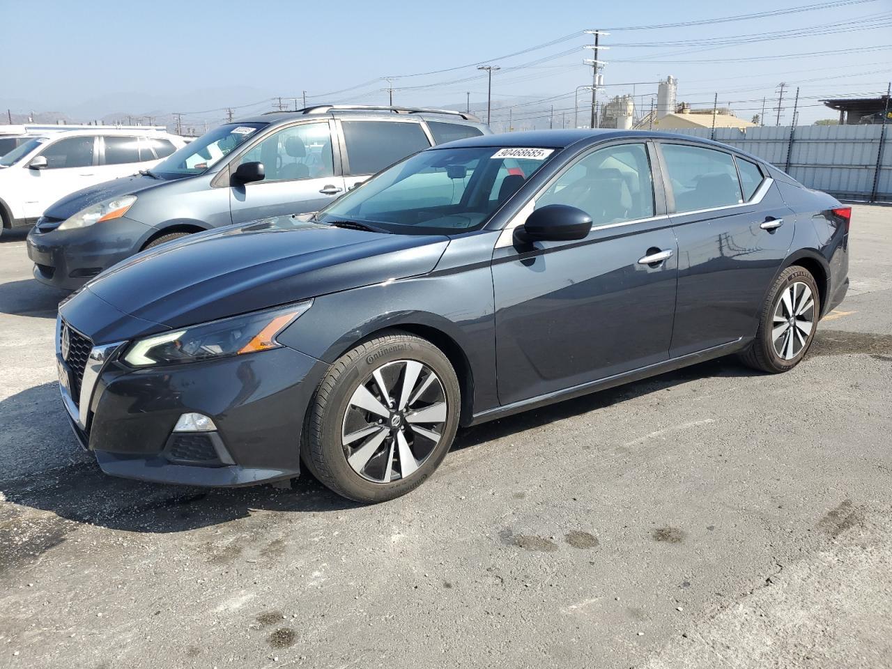 2022 Nissan Altima, SV