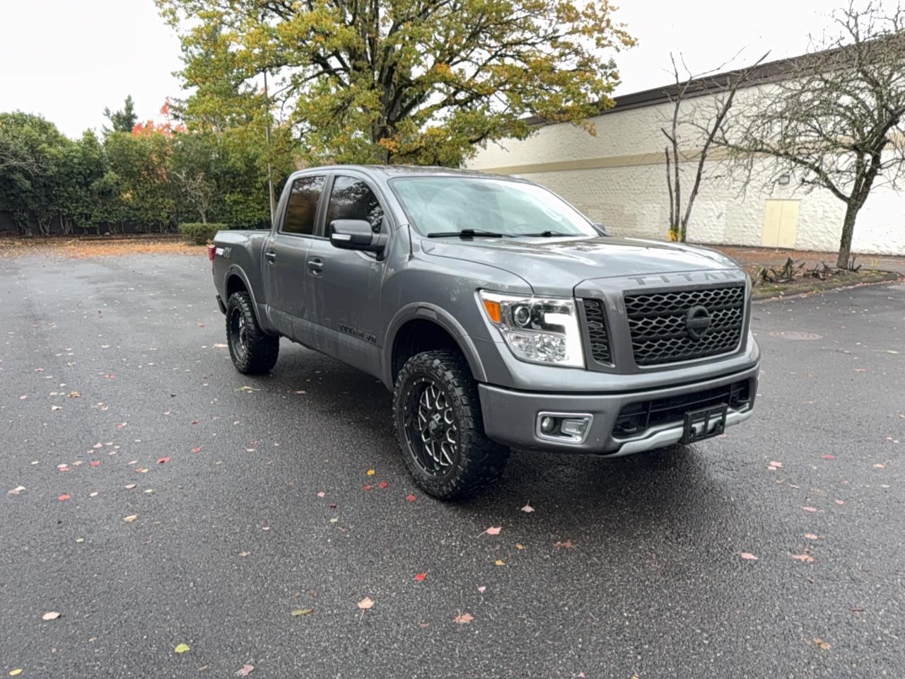 2019 Nissan Titan, SV