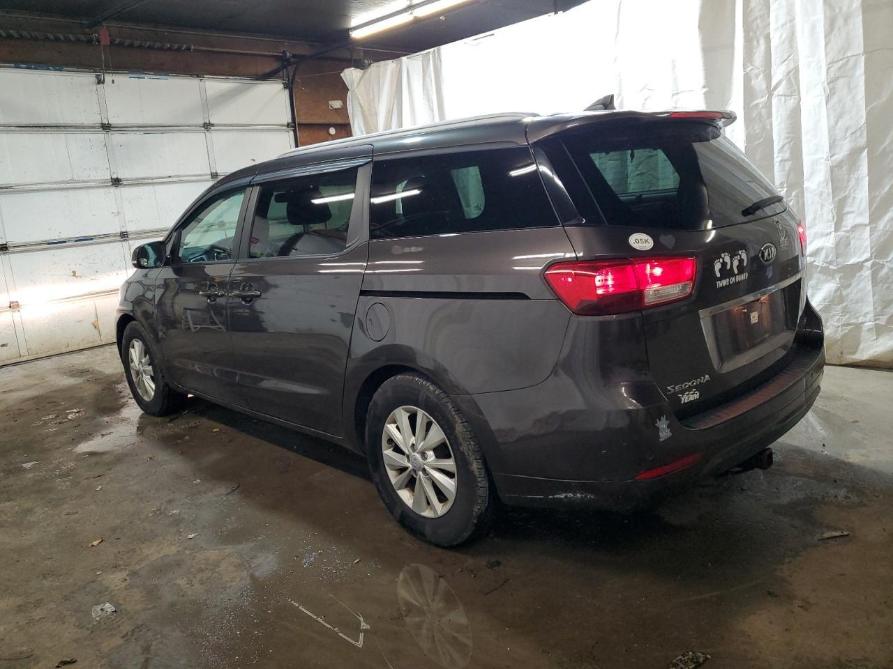 2017 KIA Sedona, LX