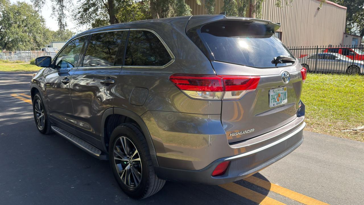 2019 Toyota Highlander, LE