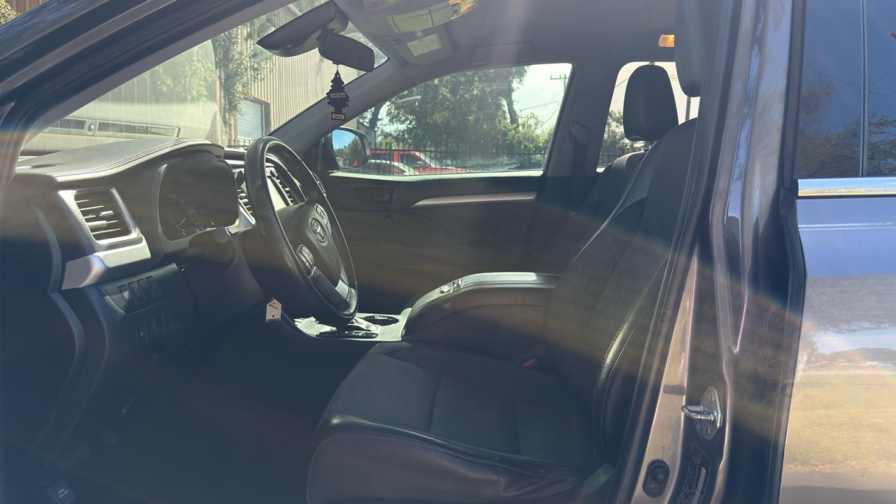 2019 Toyota Highlander, LE