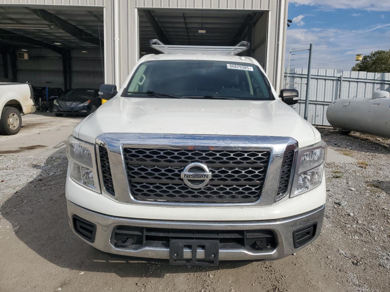2017 Nissan Titan, S