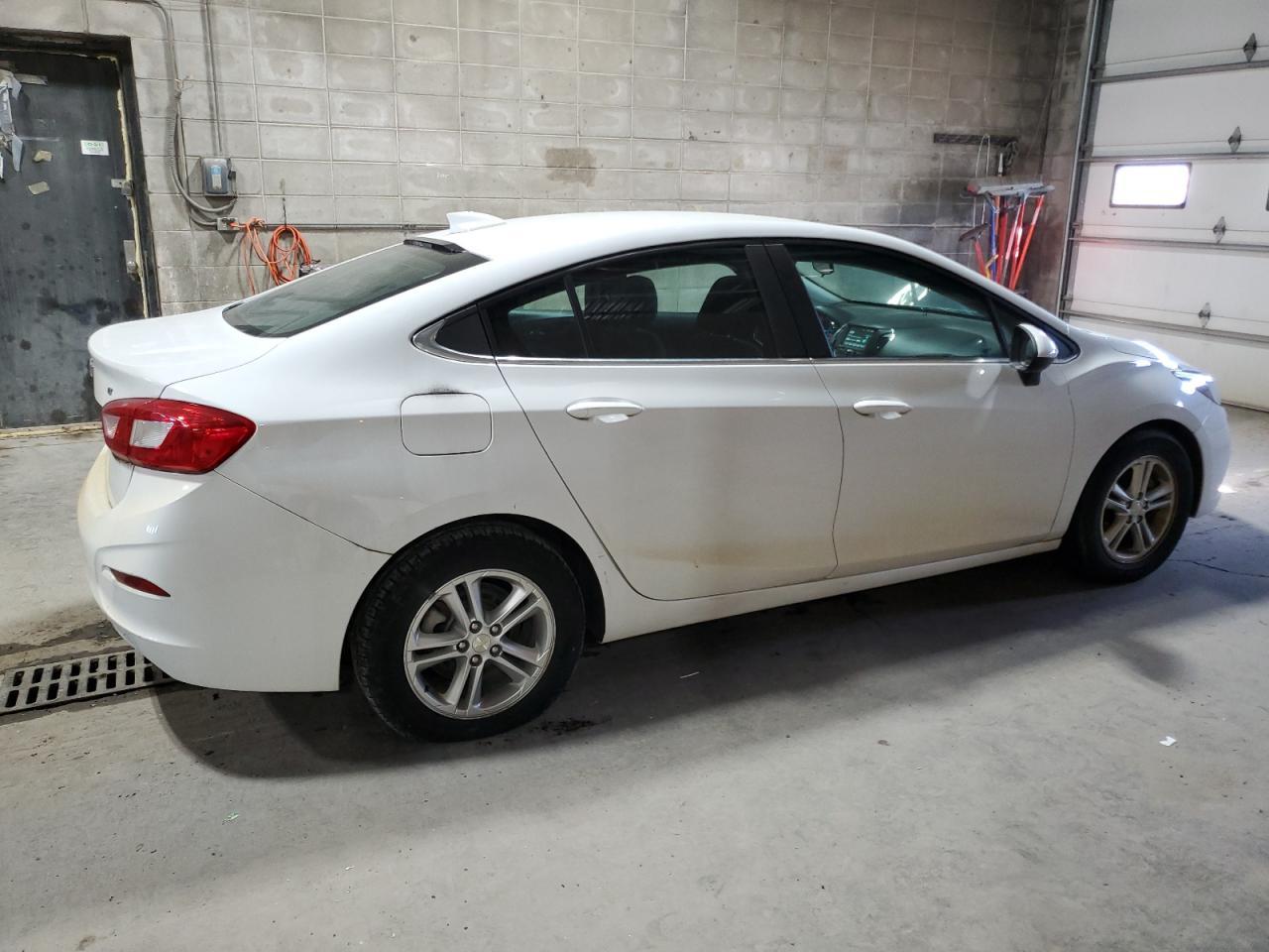 2017 Chevrolet Cruze, LT