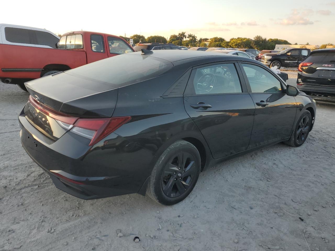 2022 Hyundai Elantra, Sel