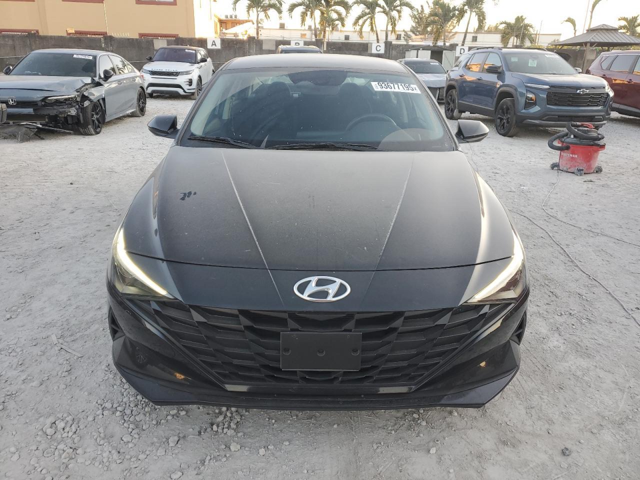 2022 Hyundai Elantra, Sel