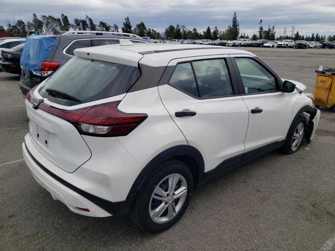 2022 Nissan Kicks, S