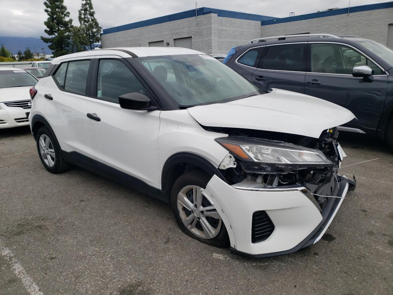 2022 Nissan Kicks, S