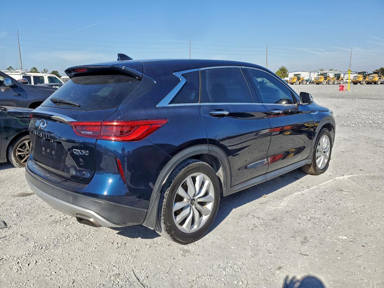 2019 Infiniti QX50, Essential