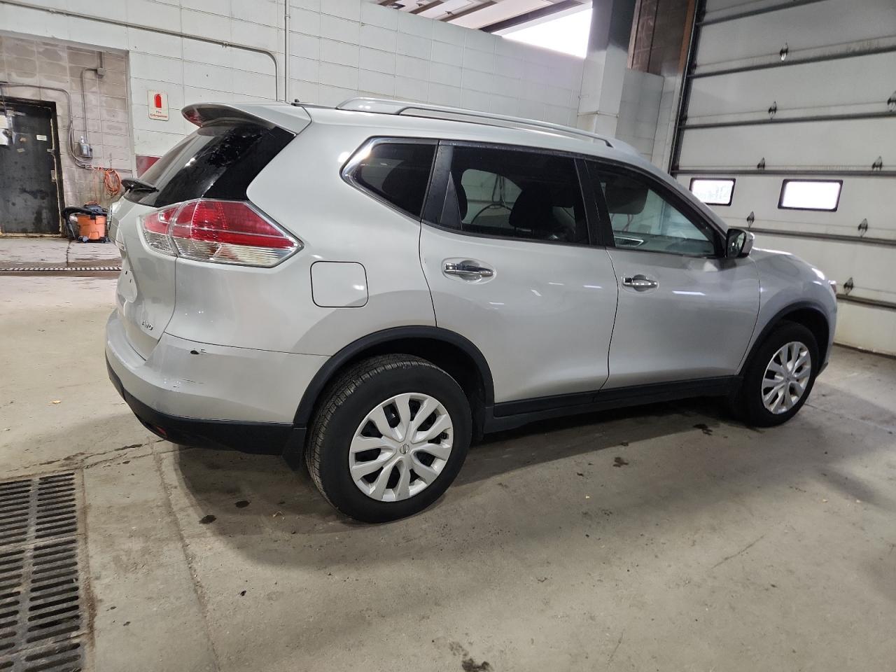 2016 Nissan Rogue, S