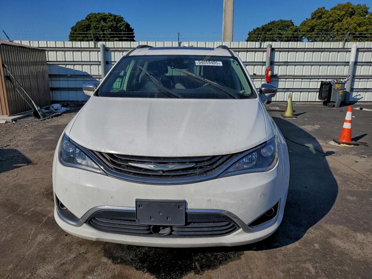 2018 Chrysler Pacifica, Hybri...