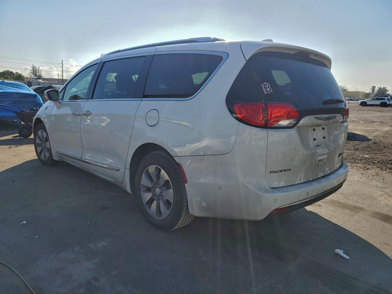 2018 Chrysler Pacifica, Hybri...