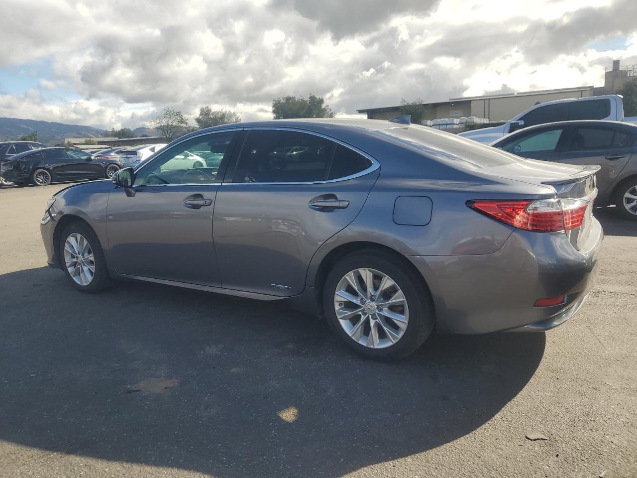 2015 Lexus ES, 300H