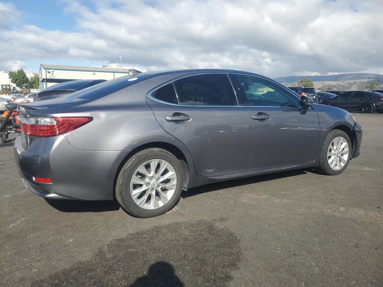 2015 Lexus ES, 300H