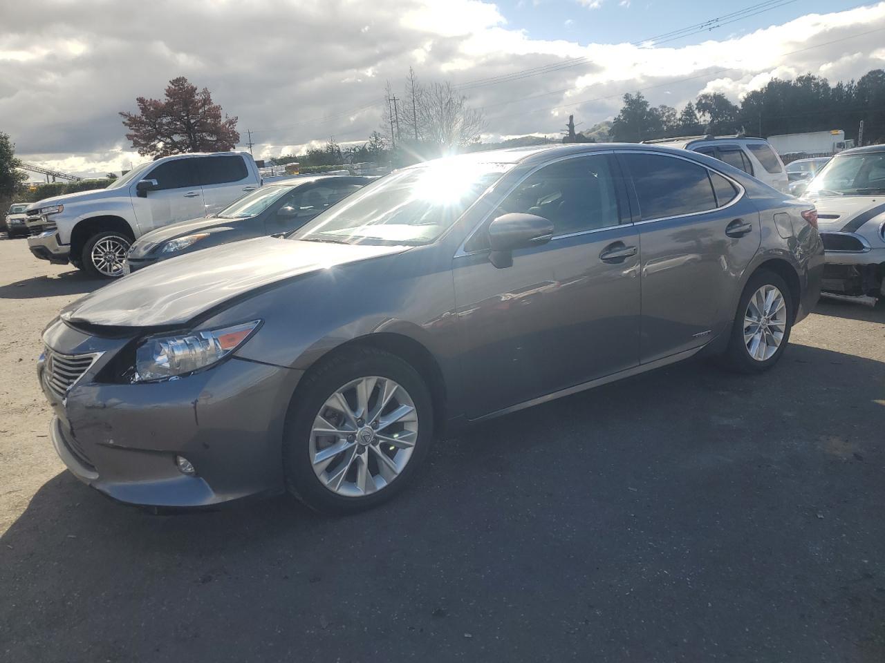 2015 Lexus ES, 300H