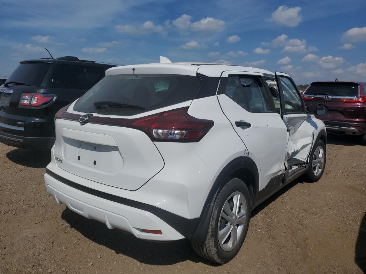 2024 Nissan Kicks, S