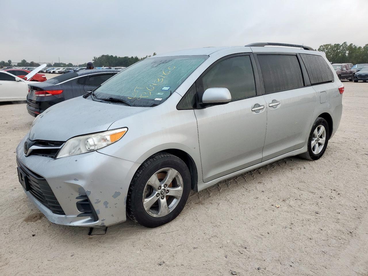2019 Toyota Sienna, LE