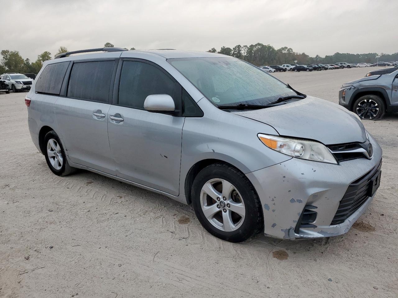 2019 Toyota Sienna, LE