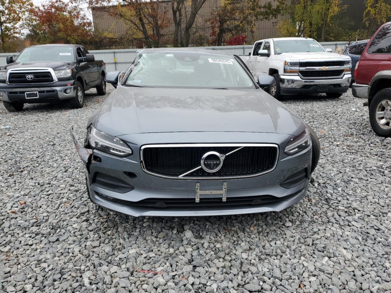 2019 Volvo S90, T5 Momentum