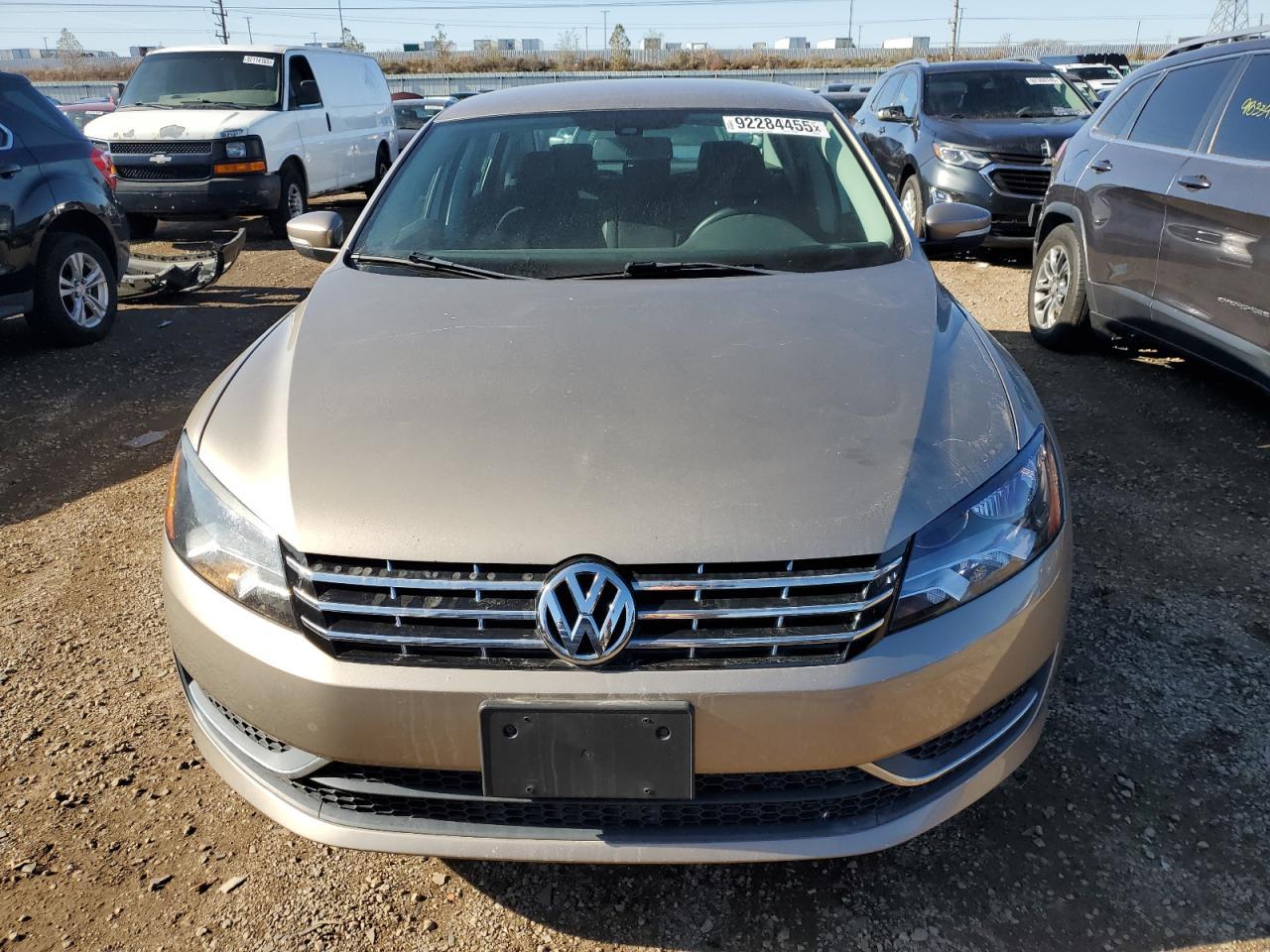 2015 Volkswagen Passat, S