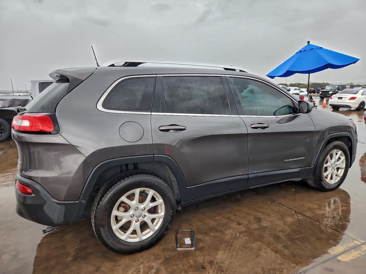 2017 Jeep Cherokee, Latitude