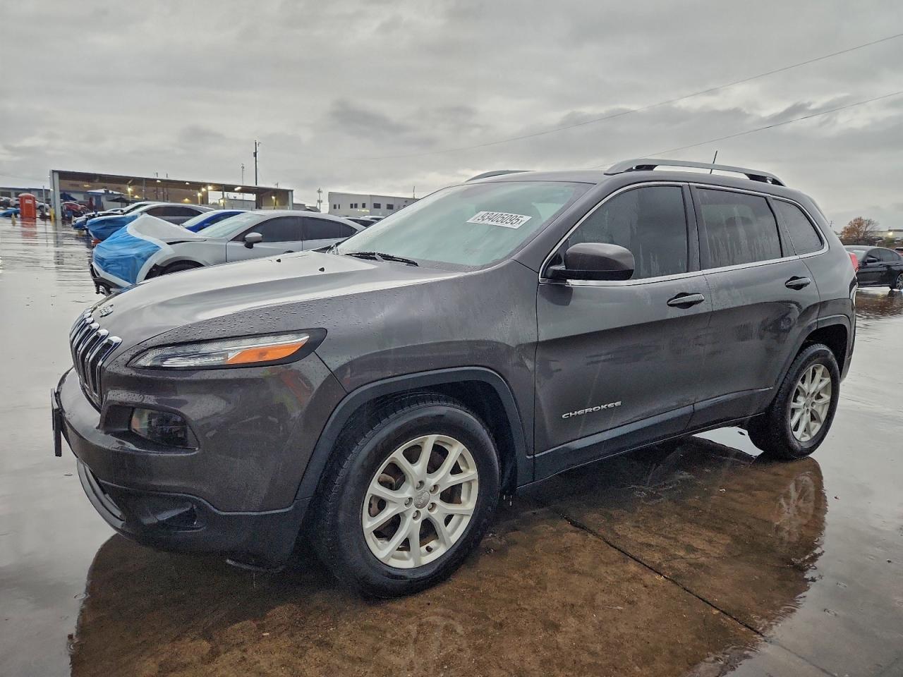 2017 Jeep Cherokee, Latitude