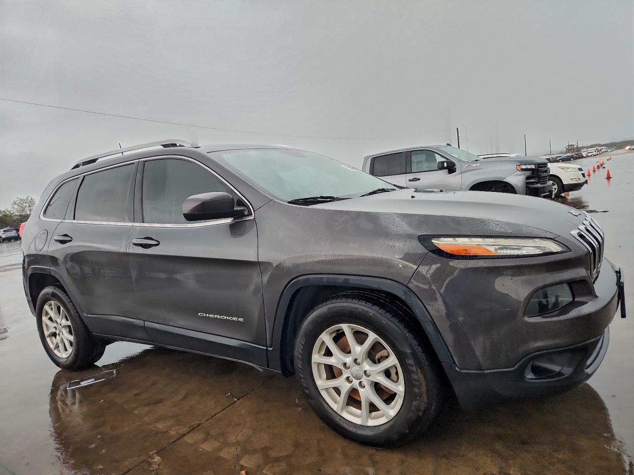 2017 Jeep Cherokee, Latitude