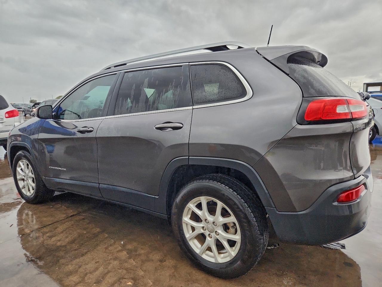 2017 Jeep Cherokee, Latitude