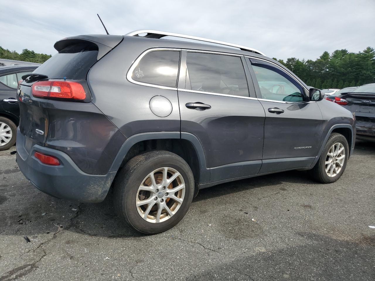 2016 Jeep Cherokee, Latitude