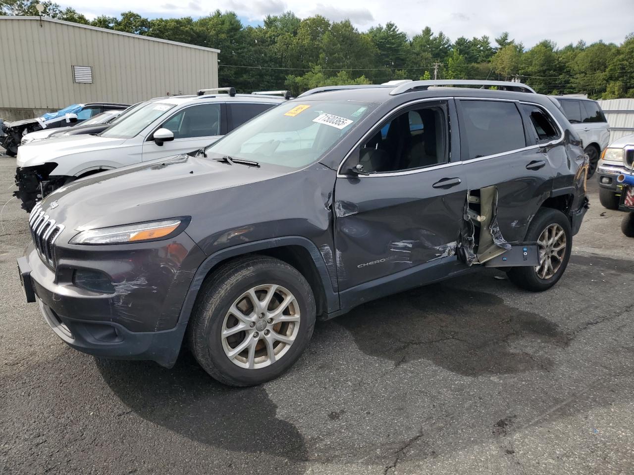 2016 Jeep Cherokee, Latitude