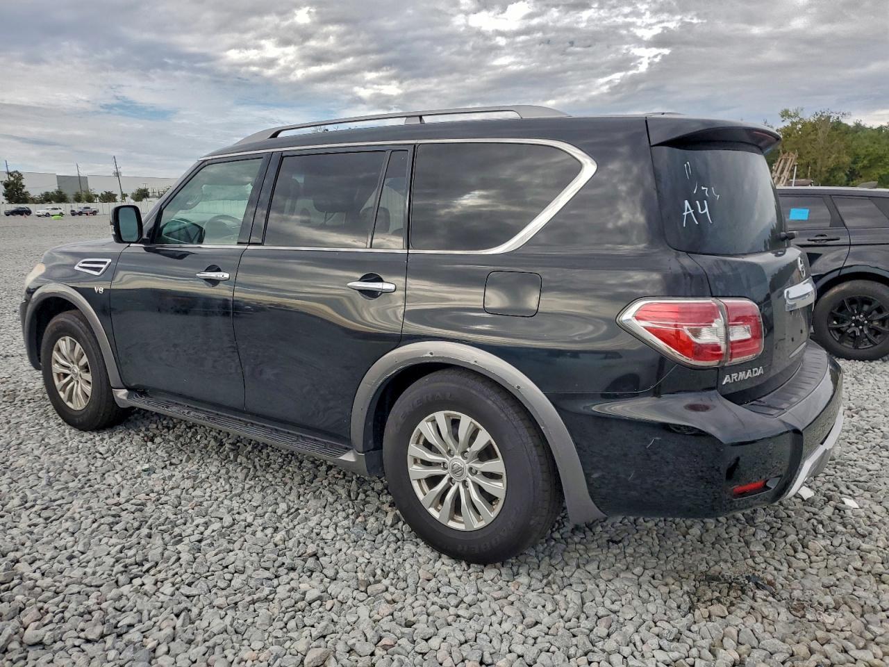 2017 Nissan Armada, SV