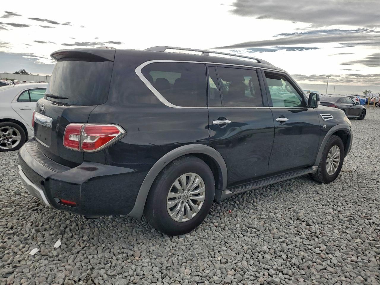 2017 Nissan Armada, SV