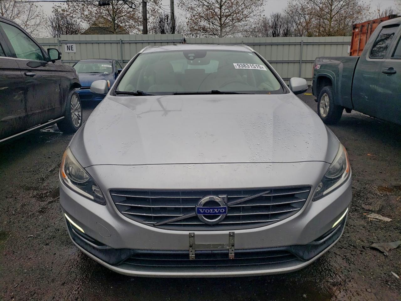 2016 Volvo V60, T5 Premier