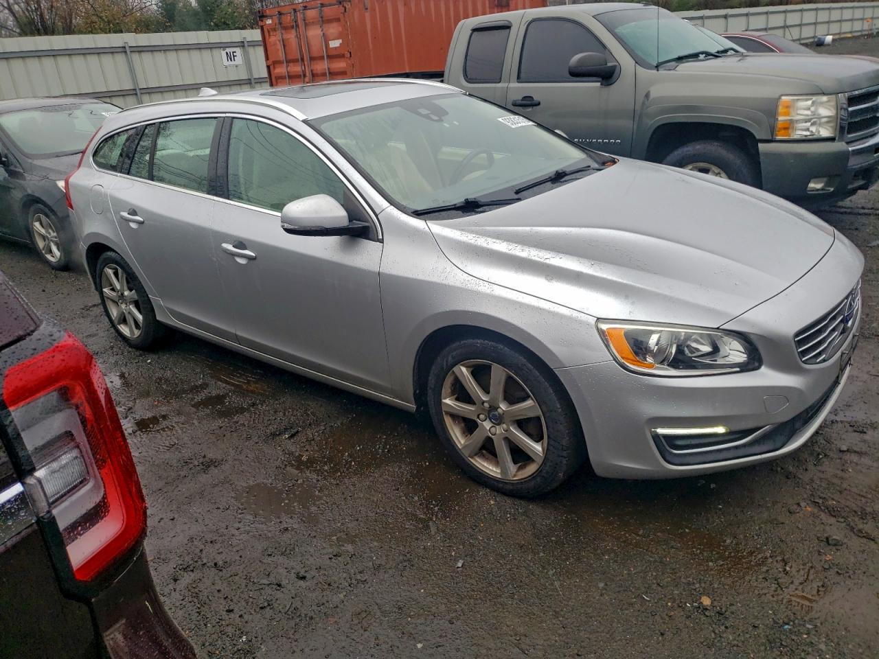 2016 Volvo V60, T5 Premier