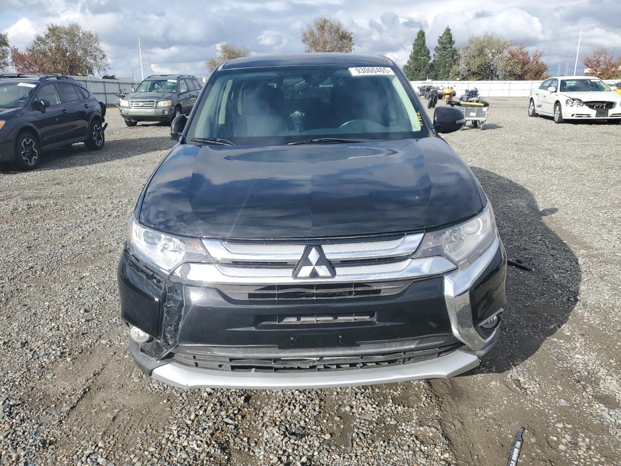 2016 Mitsubishi Outlander, SE