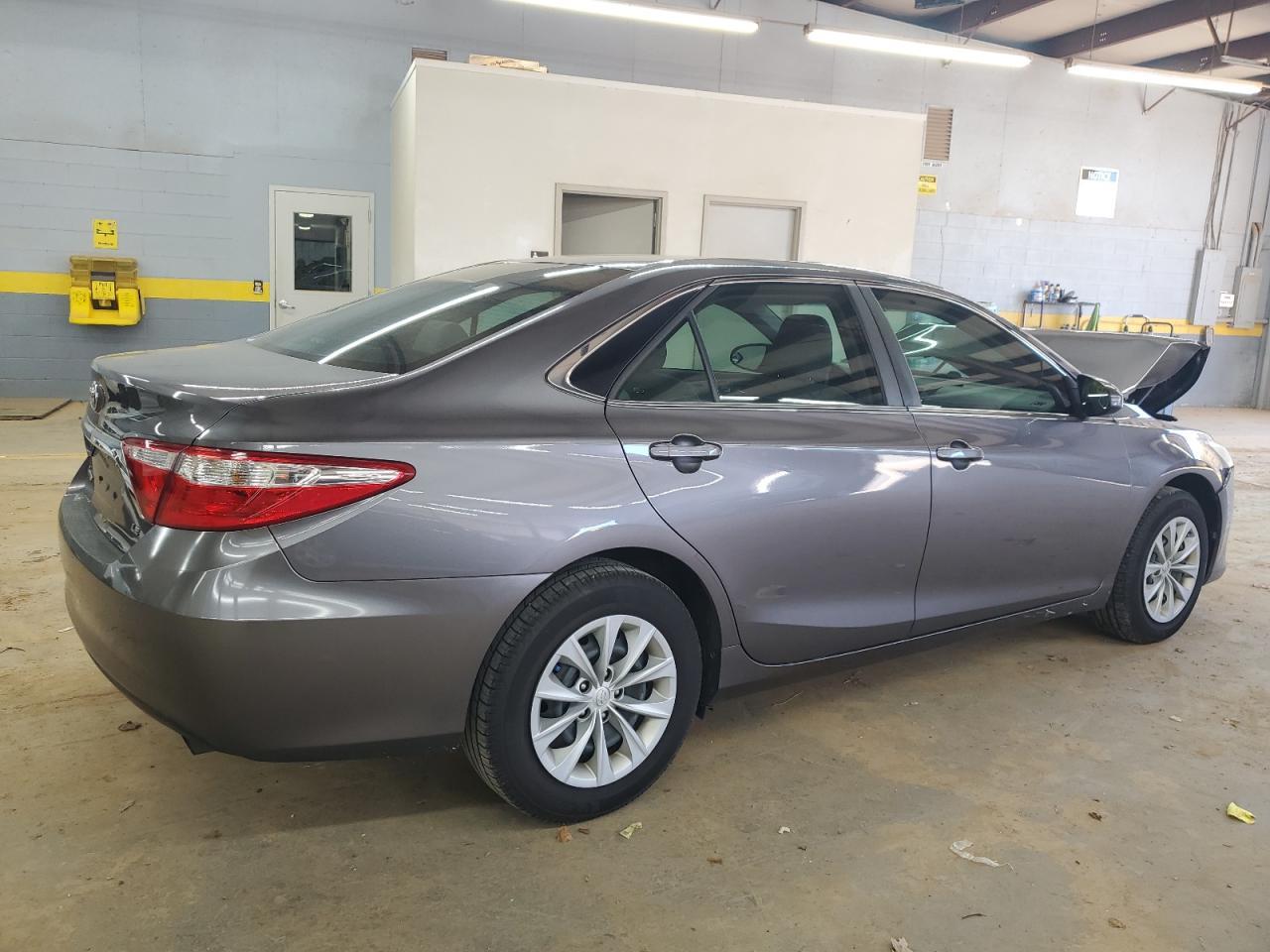 2015 Toyota Camry, LE
