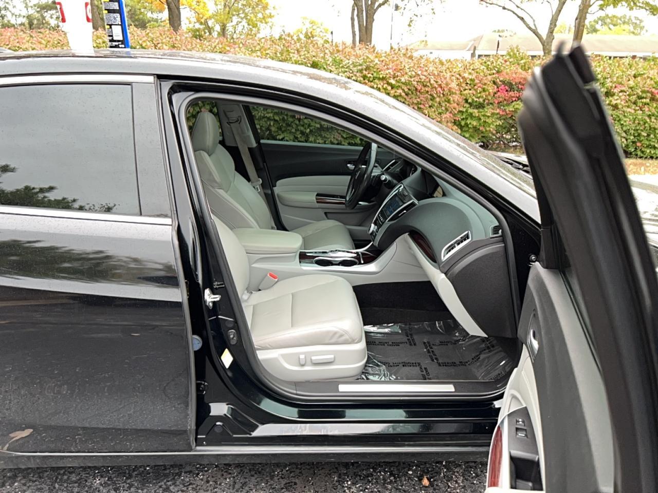 2015 Acura TLX, Tech