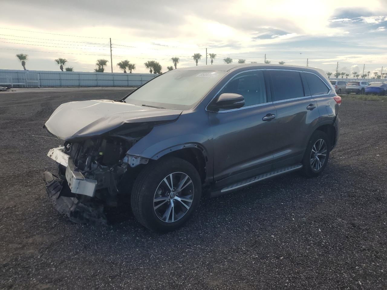 2019 Toyota Highlander, LE