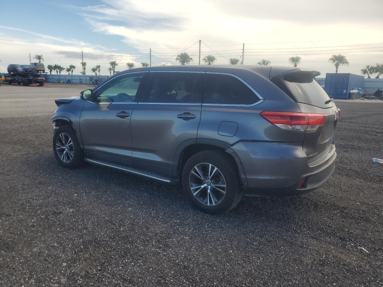 2019 Toyota Highlander, LE