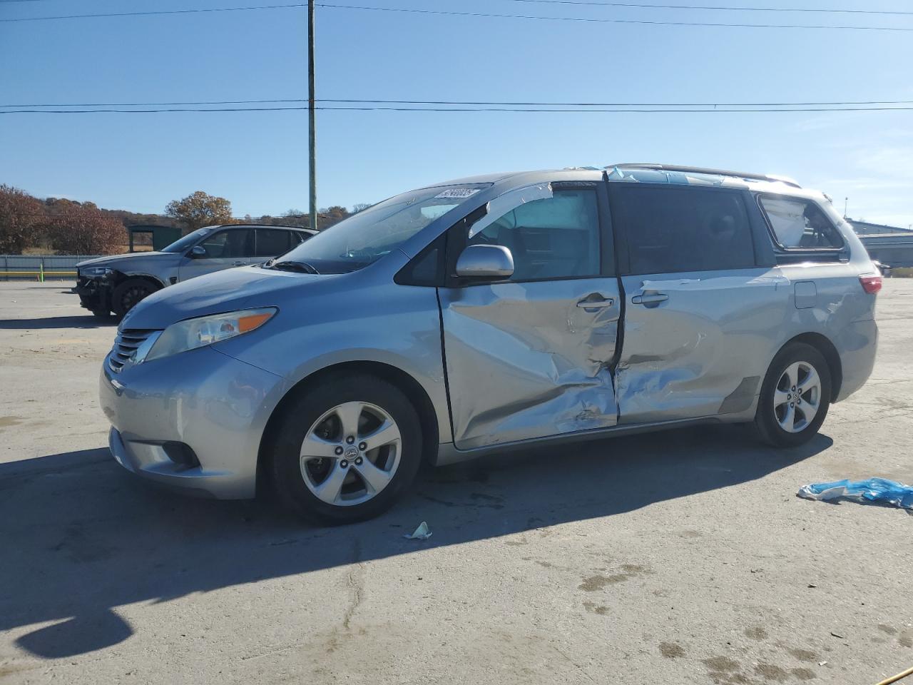 2016 Toyota Sienna, LE