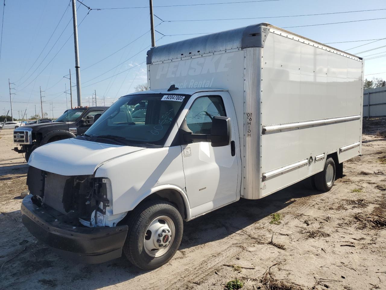 2022 GMC Savana, Cutaway G3500