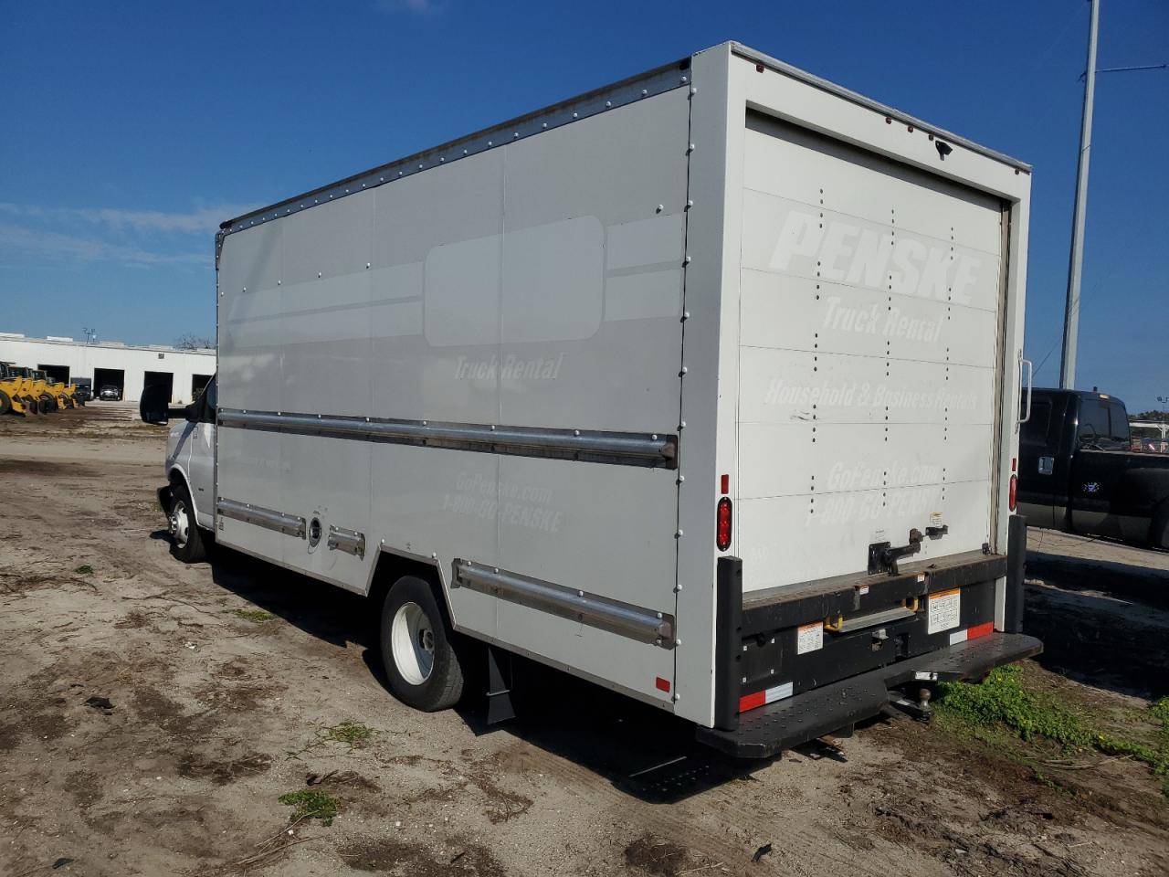 2022 GMC Savana, Cutaway G3500